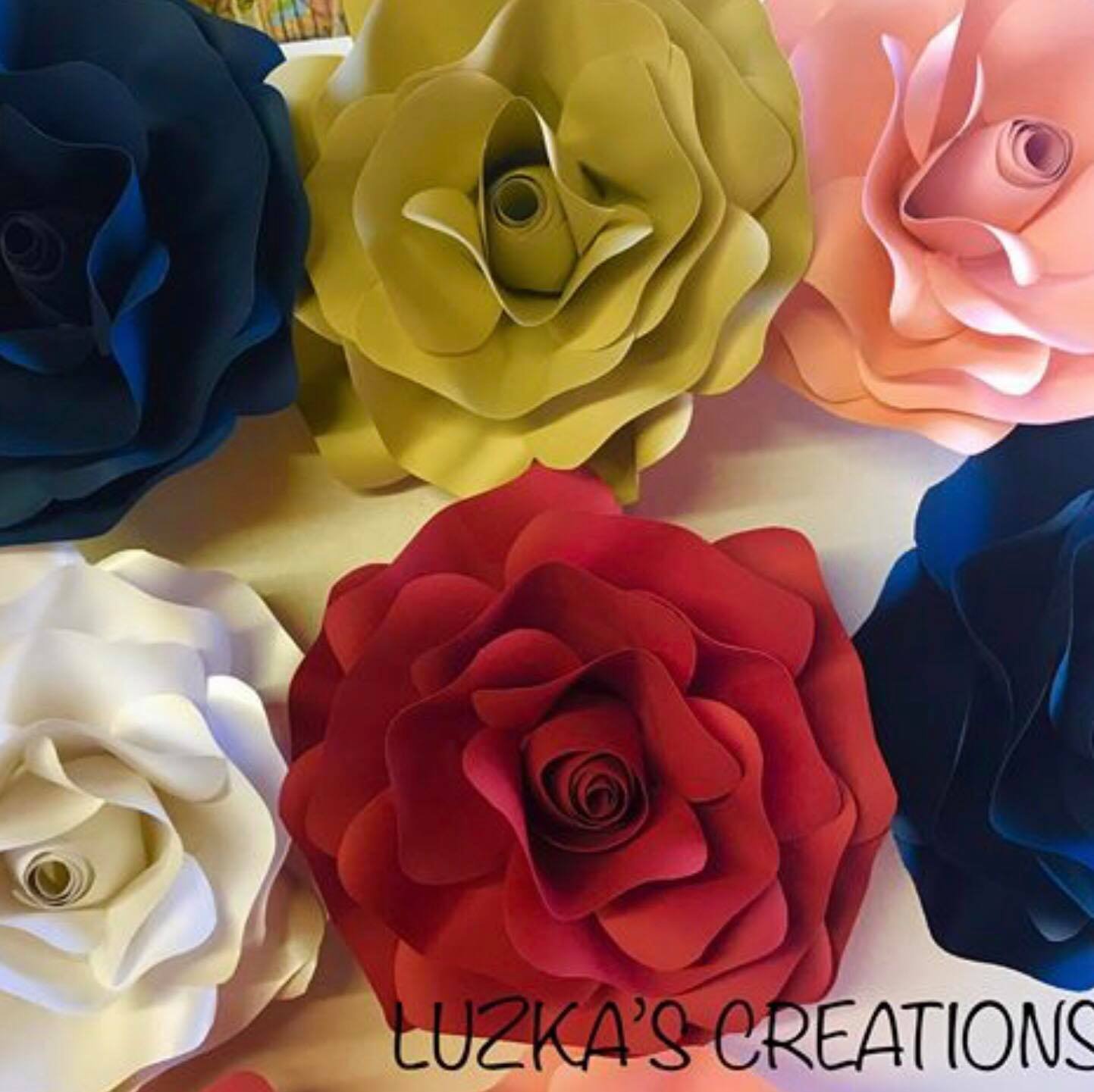 Molde Rosas de Papel para la Pared - Luzka's Creations